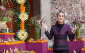 Ofrenda en Palacio Nacional honra a las ‘ancestras’ mexicanas: Sheinbaum | Video