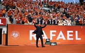 Recibe Rafael Nadal emotivo homenaje en Roland Garros | Video