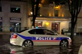 Durante lluvias torrenciales en París, policía reproduce música del Titanic | Video