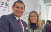 Armenta se disculpa por tronar los dedos, ‘era para un trabajador no para secretaria de Turismo’