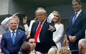 Recibe Trump silbidos y aplausos en la Final del US Open 2025 | Video