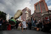 Mexicanos dan “el grito” contra la gentrificación en la capital del país