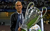 Zinedine Zidane adelanta que pronto volverá al banquillo