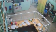 Viral Video Nakes di IGD Dipukul Anak Pasien Gara-gara Pakai APD