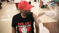 Vaksinasi Sebabkan Varian Baru COVID-19, Cek Faktanya