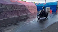 RS Moewardi Solo Pasang Tenda untuk Tampung Antrean Pasien COVID-19