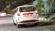 Mobil Baru Toyota Kepergok Dites di Jalan Raya