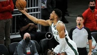 Giannis Gemilang, Milwaukee Bucks Samakan Angka Lawan Atlanta Hawks