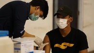 Pemerintah Biayai Pengobatan Efek Samping Vaksin COVID-19