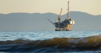 Trump admin. aims to auction offshore oil leases despite states' opposition
