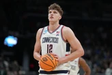 UConn freshman Eric Reibe announces plan to enter transfer portal