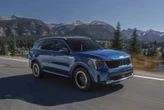 Edmunds three-row hybrid SUV test: Kia Sorento vs Toyota Highlander