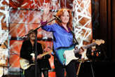 Bonnie Raitt to perform at Mohegan Sun Arena this summer