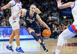 UConn women's basketball team draws record crowd in Chicago