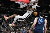 Hall of Famer Vince Carter gives Slam Dunk tips to former UConn standout