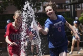 El deporte continúa bajo una ola de calor peligrosa en partes de EE.UU.