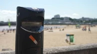 "Je continue ma vie comme bon me semble" : un mois après, l'interdiction de fumer à la plage diversement respectée