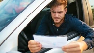 Il dépasse la limitation de vitesse de moins de 30 km/h et doit payer une amende de... 95.000 euros !