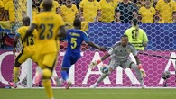 "Qu'on m'érige une statue" : Eloy Room, le gardien record qui écrit l'histoire de Curaçao en Coupe du monde