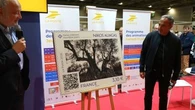 Réalité augmentée : découvrez cet insolite timbre-poste qui parle comme Nikos Aliagas