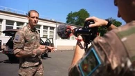 "Beaucoup viennent grâce aux réseaux" : l'armée joue la carte des influenceurs militaires pour séduire et recruter