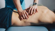 "Elle est allée voir un magnétiseur, c'était un début d'embolie" : les médecines douces investissent les déserts médicaux