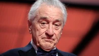 Honoré à Cannes, Robert de Niro tacle "le président inculte américain"