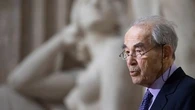 Texte de Victor Hugo, chanson de Julien Clerc... Comment va se dérouler la cérémonie de panthéonisation de Robert Badinter ?