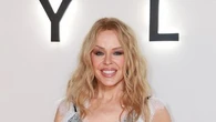 "J'ai réussi à le garder pour moi" : Kylie Minogue révèle s'être secrètement battue contre un deuxième cancer du sein