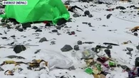 Des drones pour dépolluer l'Everest, la "décharge la plus haute du monde"