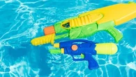 Suisse : une femme commande un pistolet à eau pour son fils, dix mois plus tard, elle apprend qu'elle a un casier judiciaire