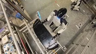 "D'ici cinq ans, il y en aura des milliers" : les robots humanoïdes font des progrès spectaculaires dans les usines auto