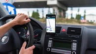 Intelligence artificielle, mode "moins bavard", itinéraire moto… Waze fait le plein de nouveautés pendant l’été