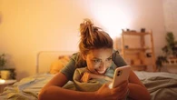 Quelle est cette tendance de plus en plus privilégiée par les femmes pour trouver l'amour ?