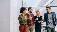 "Un signe de proximité" : le tutoiement va-t-il remplacer le vouvoiement dans les entreprises ?