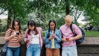 Interdiction des réseaux sociaux aux moins de 15 ans : quelles solutions pour contrôler l'âge des mineurs ?
