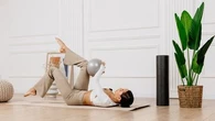 Ces exercices ludiques pour muscler ses abdos, ses cuisses et ses fessiers avec un ballon