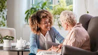 Seniors : de quelles aides pouvez-vous bénéficier afin de rester chez vous le plus longtemps possible ?