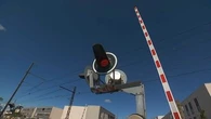 Collision entre un TGV et un poids lourd : quelles sont les règles des passages à niveau pour les convois exceptionnels ?