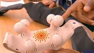 "Reproduire les mouvements de la main" : pseudos-doigts ou électrodes, les nouveaux appareils de massage font aussi bien que les humains