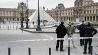 Cambriolage au Louvre : ce que l'on sait des deux suspects interpellés et en garde à vue ce dimanche