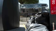 "Avant, c'était propre..." : le système de badge fait déborder les poubelles dans cette station balnéaire de Vendée