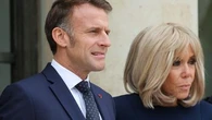 "Il ne dévoile pas son jeu" : ce qu'Emmanuel Macron fait en coulisses depuis la démission du gouvernement