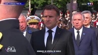 Emmanuel Macron se recueille devant la statue du général de Gaulle