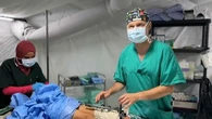 "Tous les patients qu'on soigne ont des fractures ouvertes" : un médecin français raconte sa mission humanitaire à Gaza