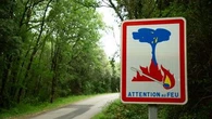 Incendies : six départements du sud de la France placés en alerte rouge pour risque "très élevé" mercredi