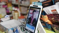 "Qui a un porte-monnaie aujourd'hui ?" : en Chine, il est désormais possible de payer avec son visage et ses mains