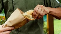 "On peut en manger tous les jours à condition de faire attention à l'équilibre" : baguette, tradition, levain, complet... quelle est la meilleure option pour votre santé selon une nutritionniste ?