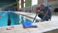 Douches en panne, tuyaux qui fuient... Ces piscines françaises dont la vétusté inquiète
