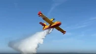 "Le risque d'incendie monte de plus en plus" : la France a-t-elle assez de Canadair pour lutter contre les feux ?